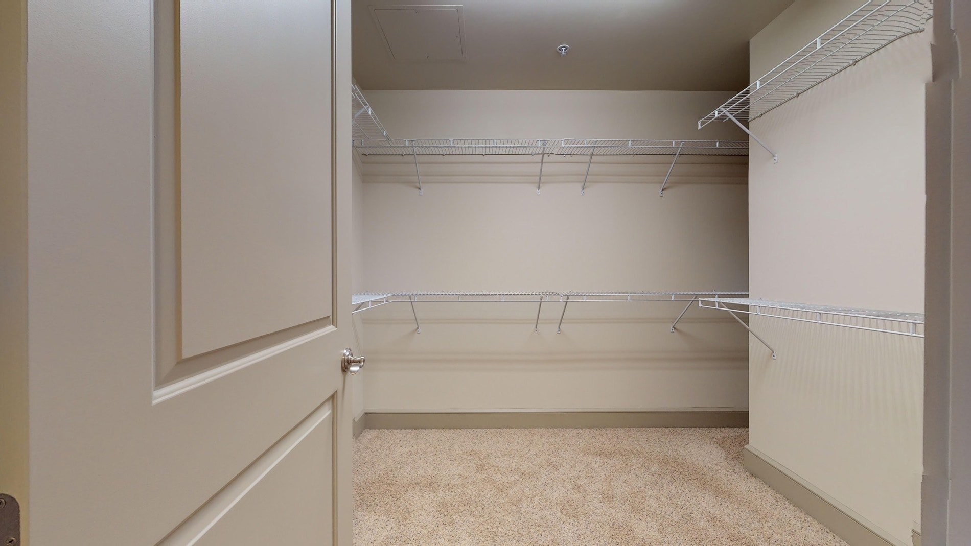 Strata Closet