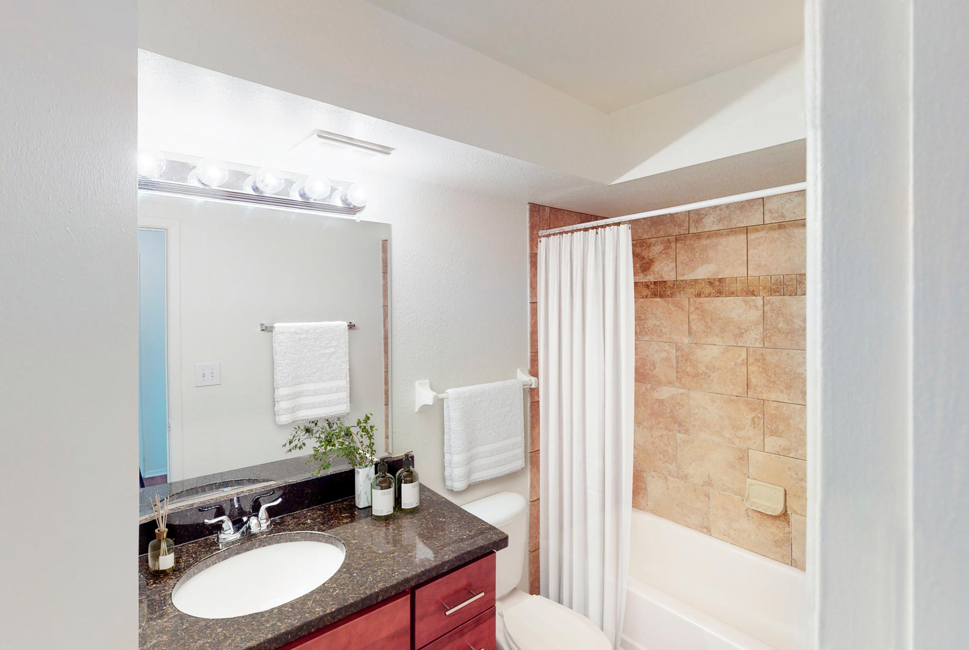 Summit West staged bathroom
