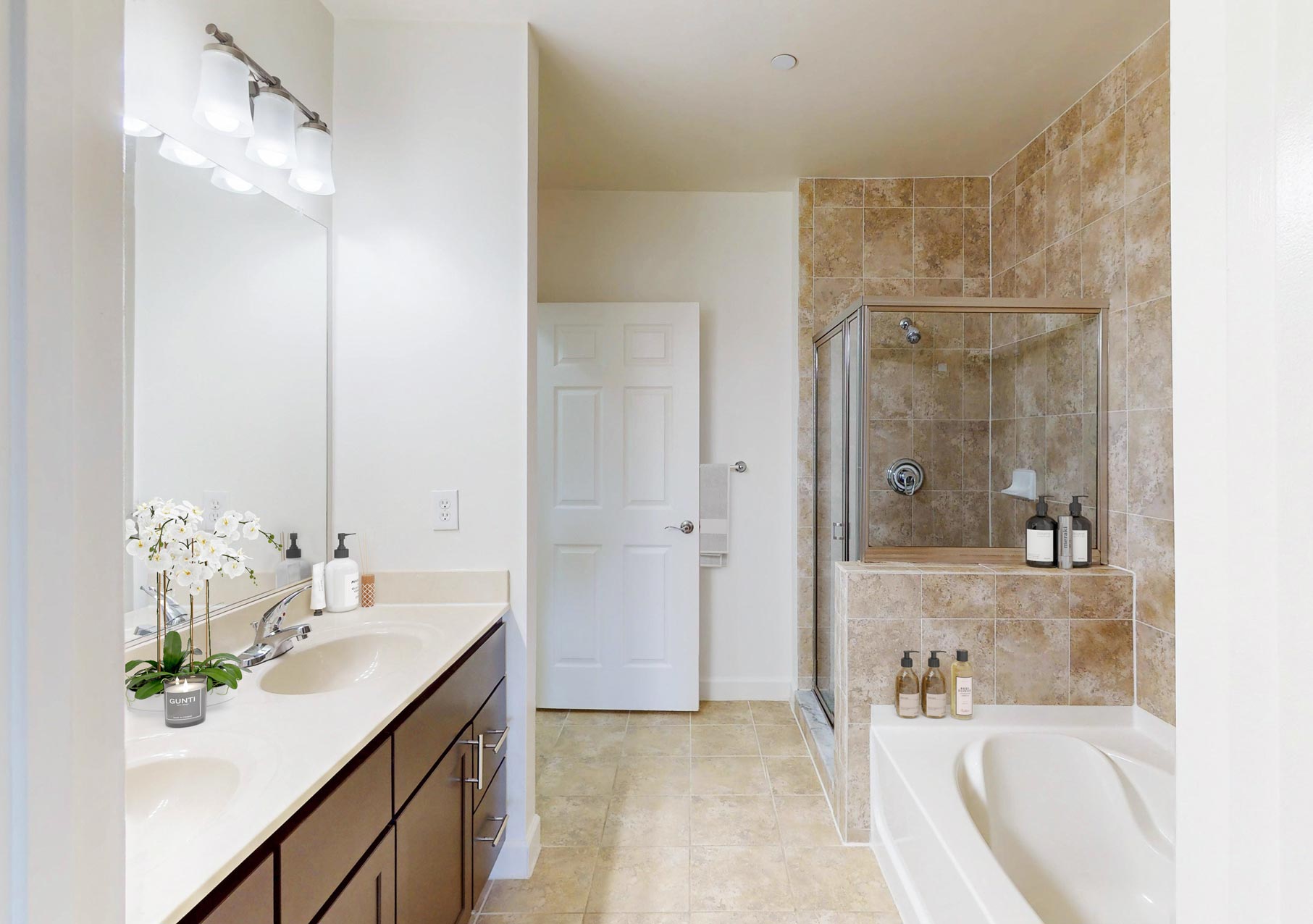 Courts At Huntington staged bathroom