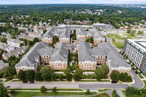 The Courts at Huntington Station apartments in Alexandria Washington DC features updated interiors with stainless steel appliances, amenities for active residents, and close proximity to historic landmarks with shopping and restaurants