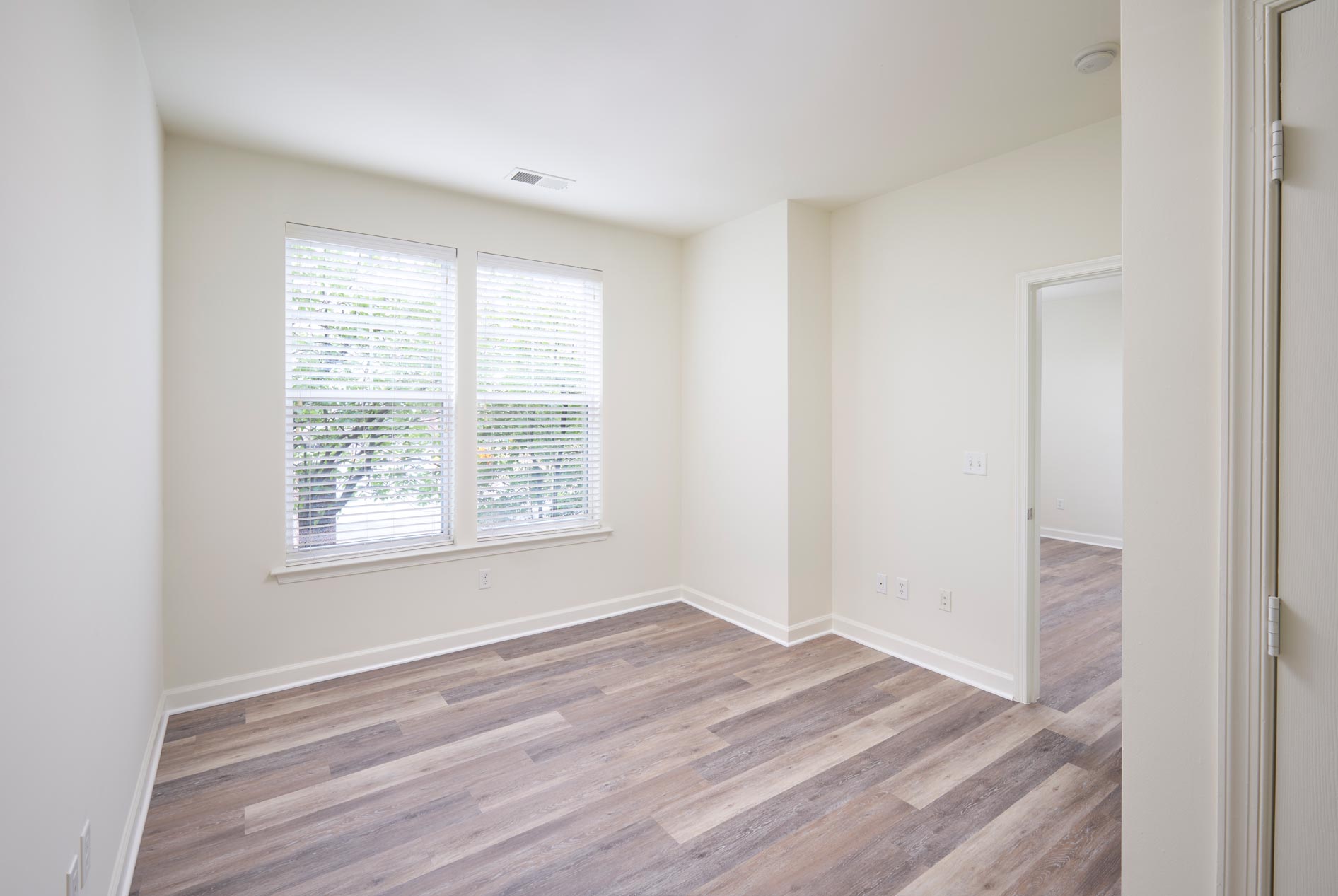 Courts at Huntington bedroom