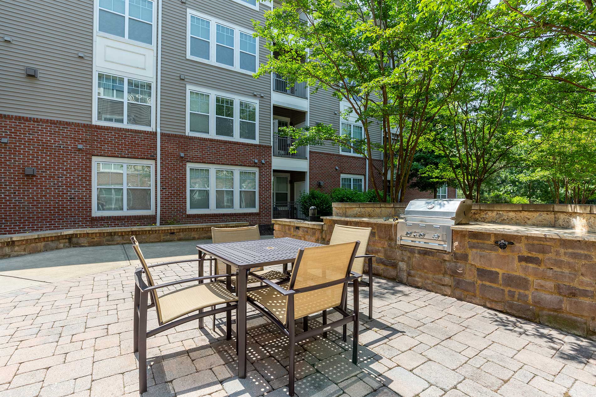 Courtyard and grilling area at The Enclave at Potomac Club