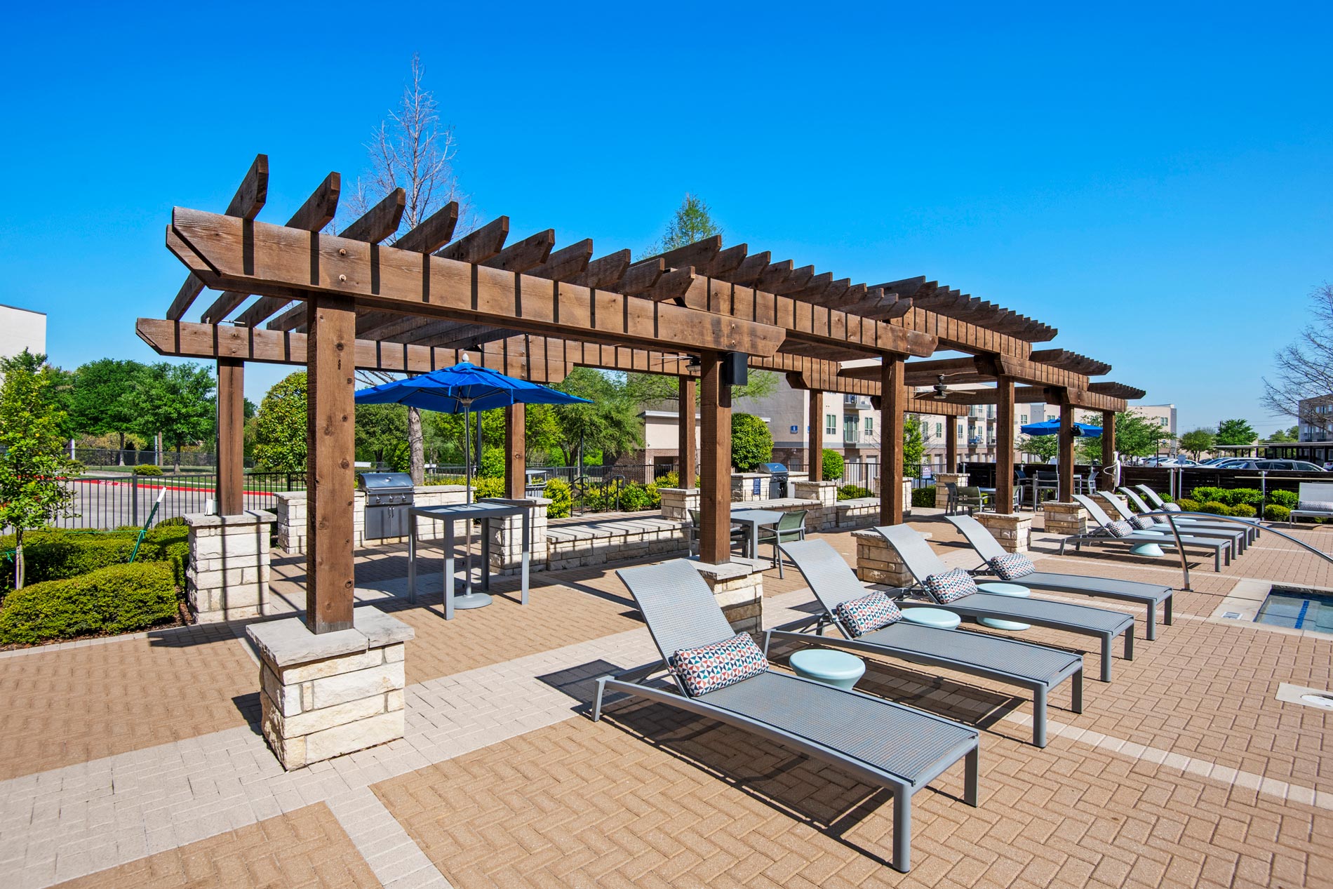 The Flats at Palisades pool