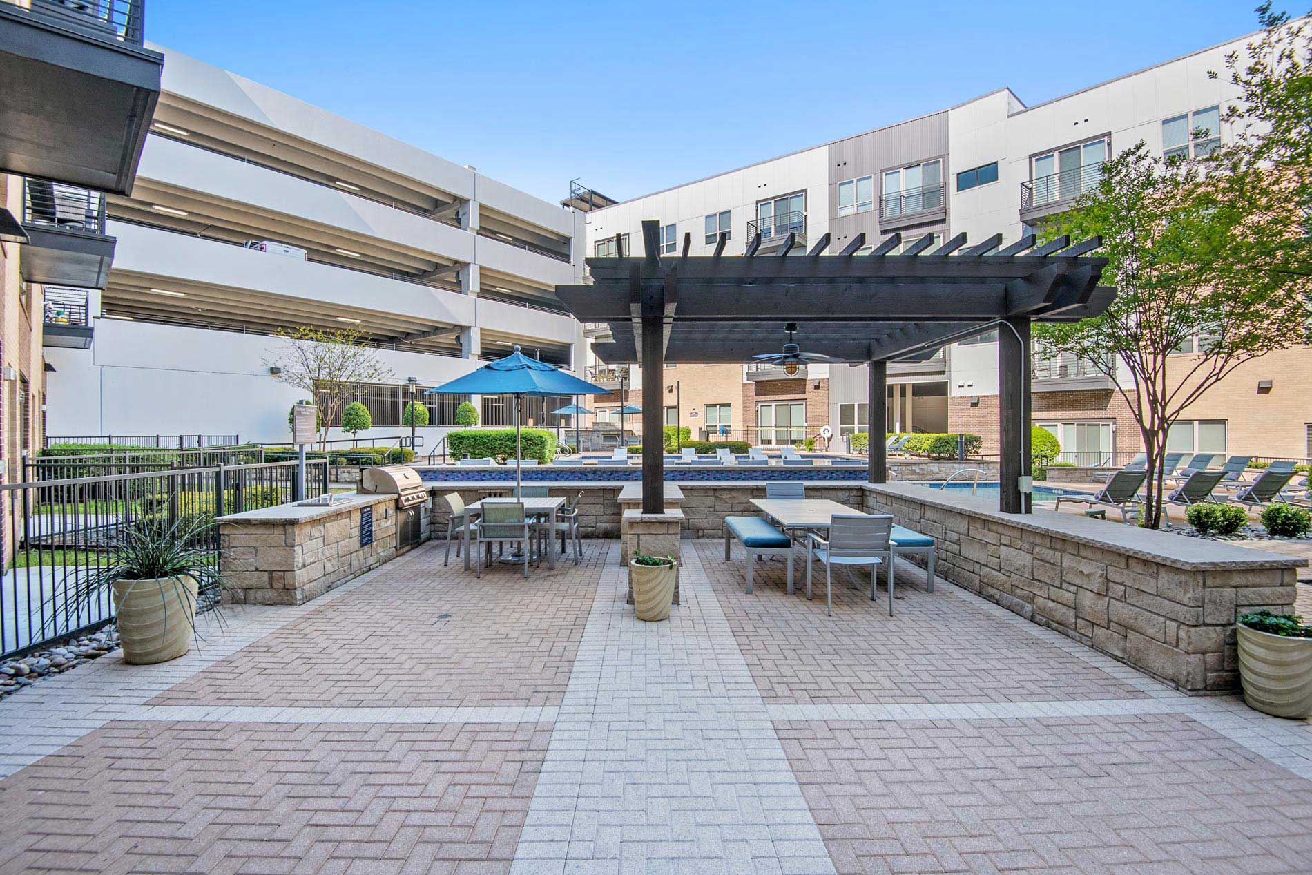 The Flats at Palisades pool seating area