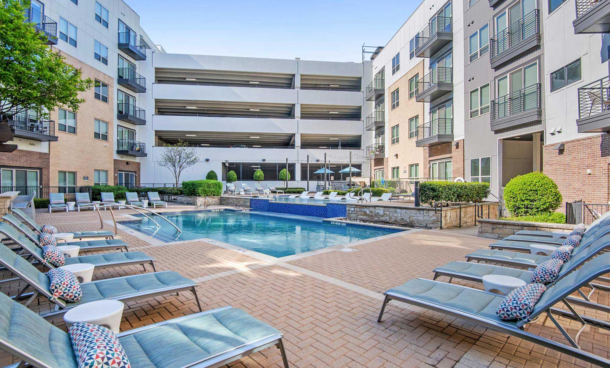 Flats at Palisades pool