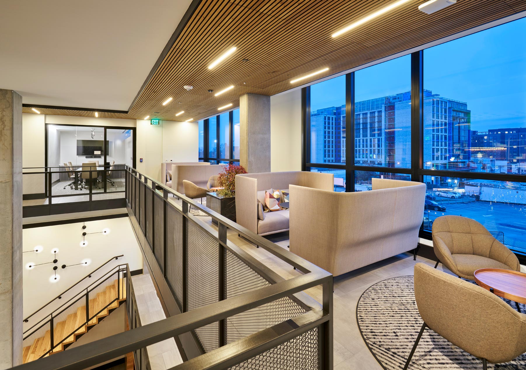 The MO mezzanine level lobby