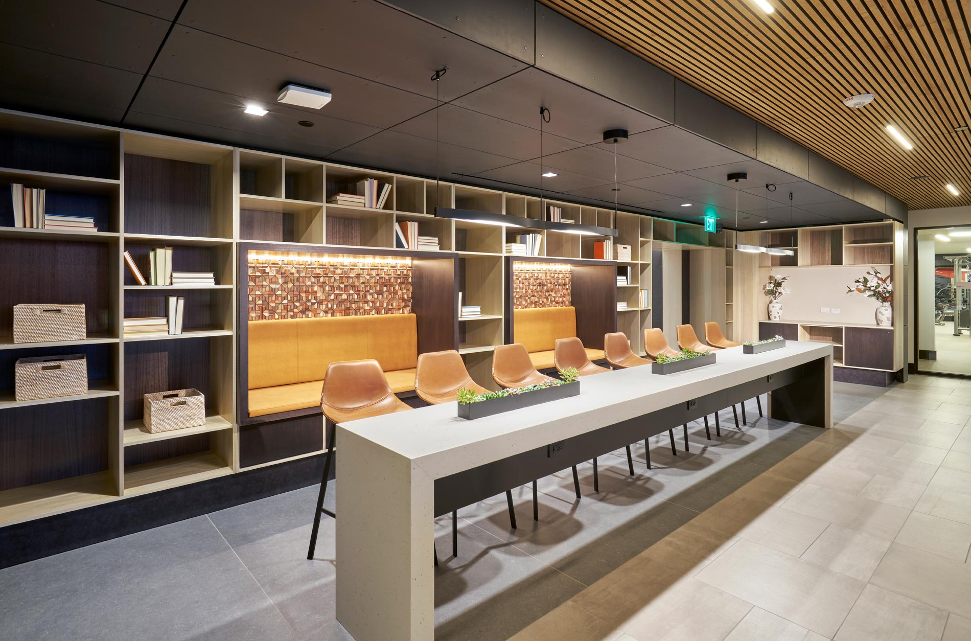 The MO mezzanine level lobby