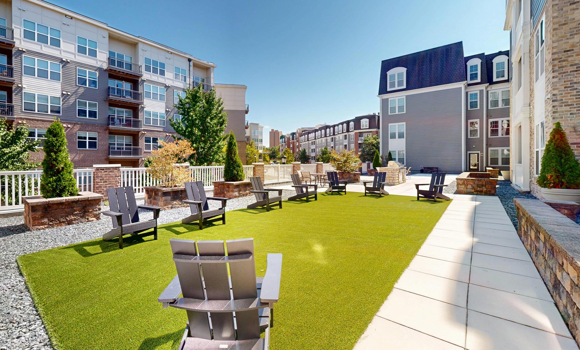 Quarters at Towson courtyard