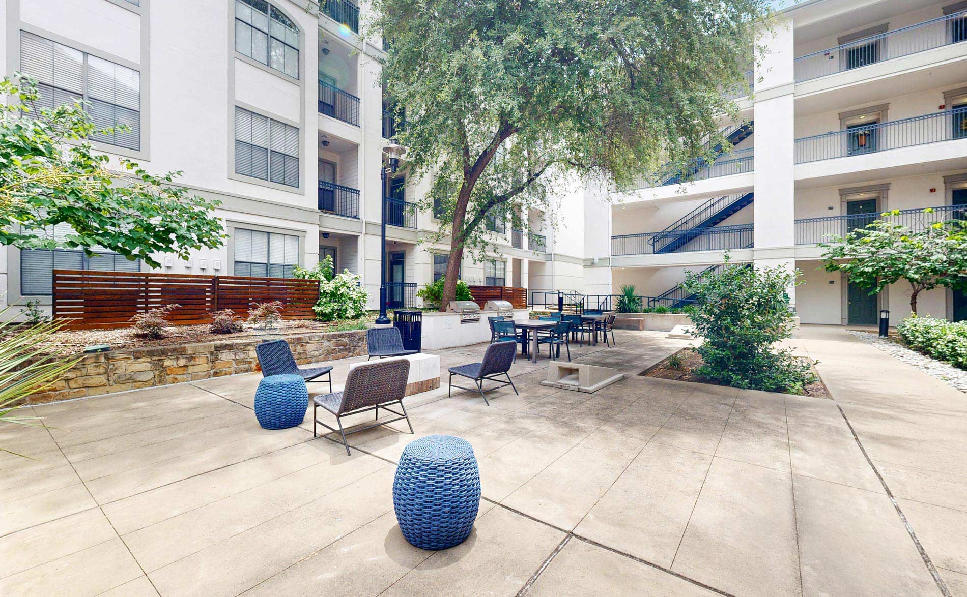 Thirty377 Community Courtyard 