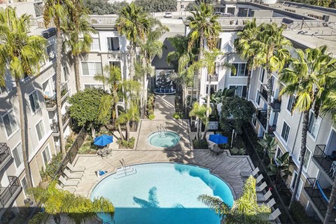 Tierra del Rey swimming pool