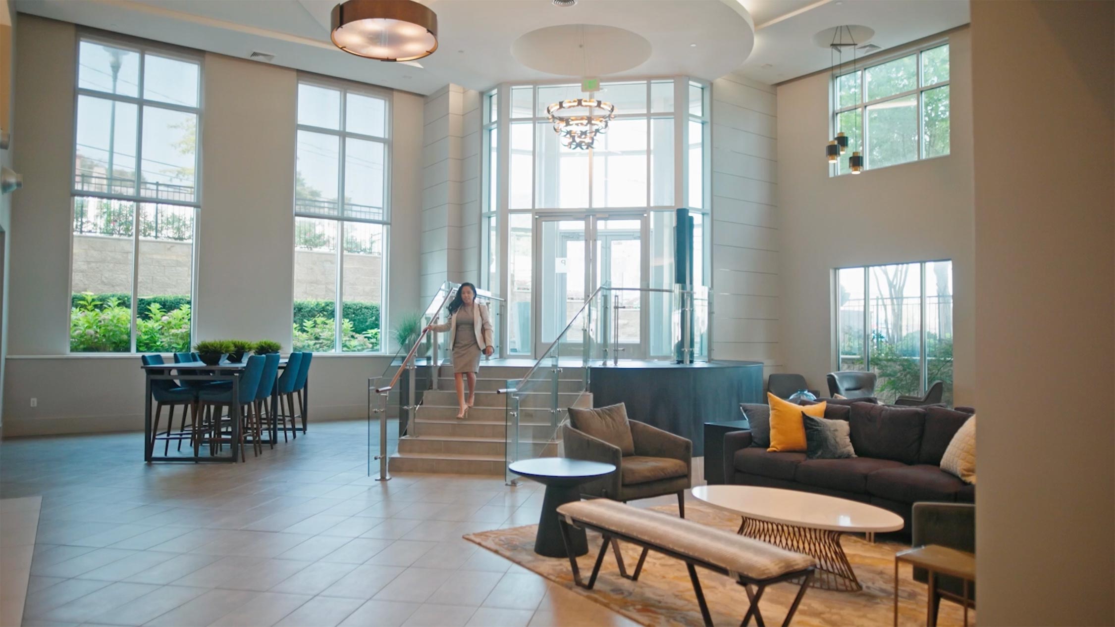 Towson Promenade woman walks into clubhouse