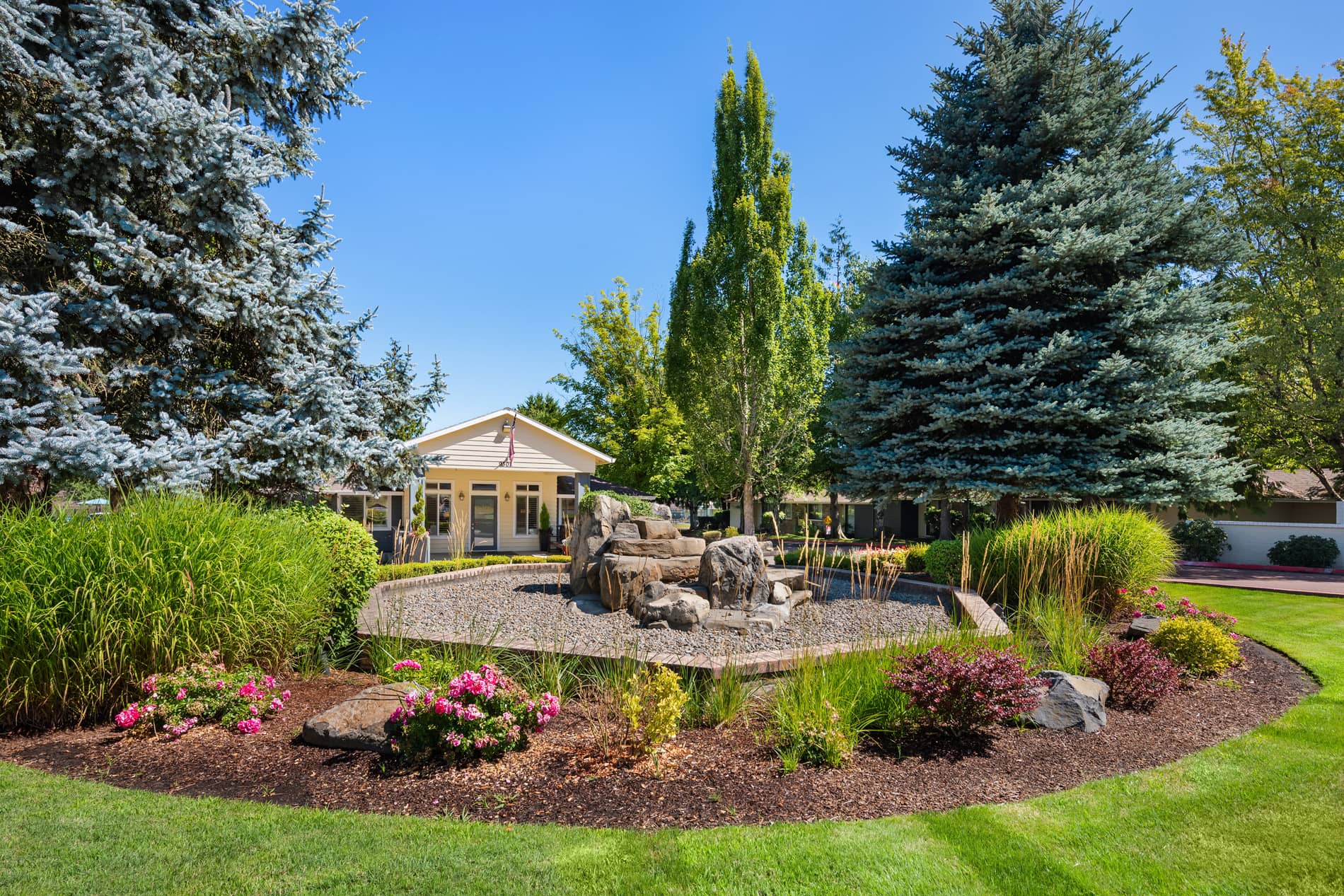 Tualatin Heights Building Exterior