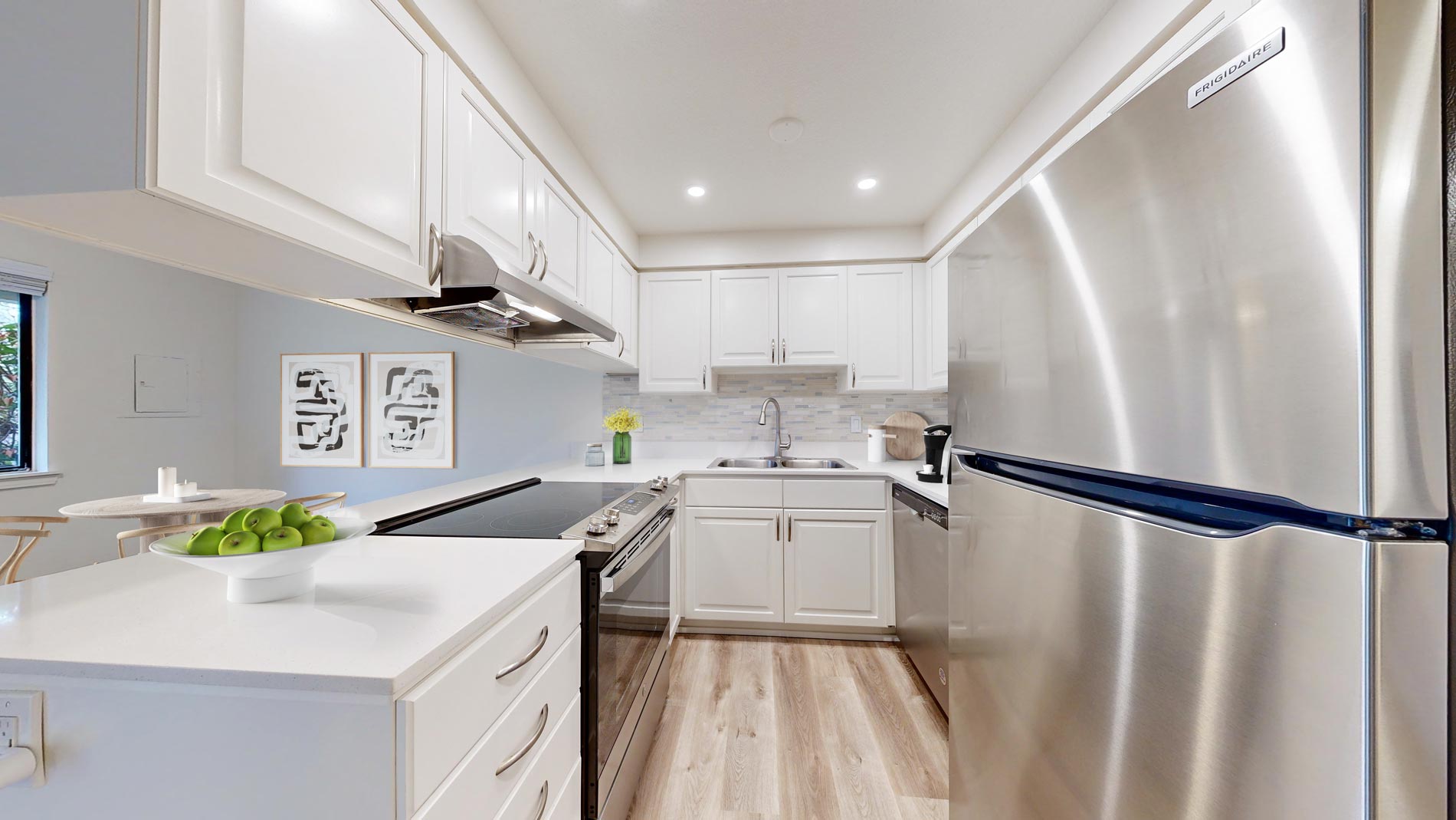 Tualatin Heights staged kitchen