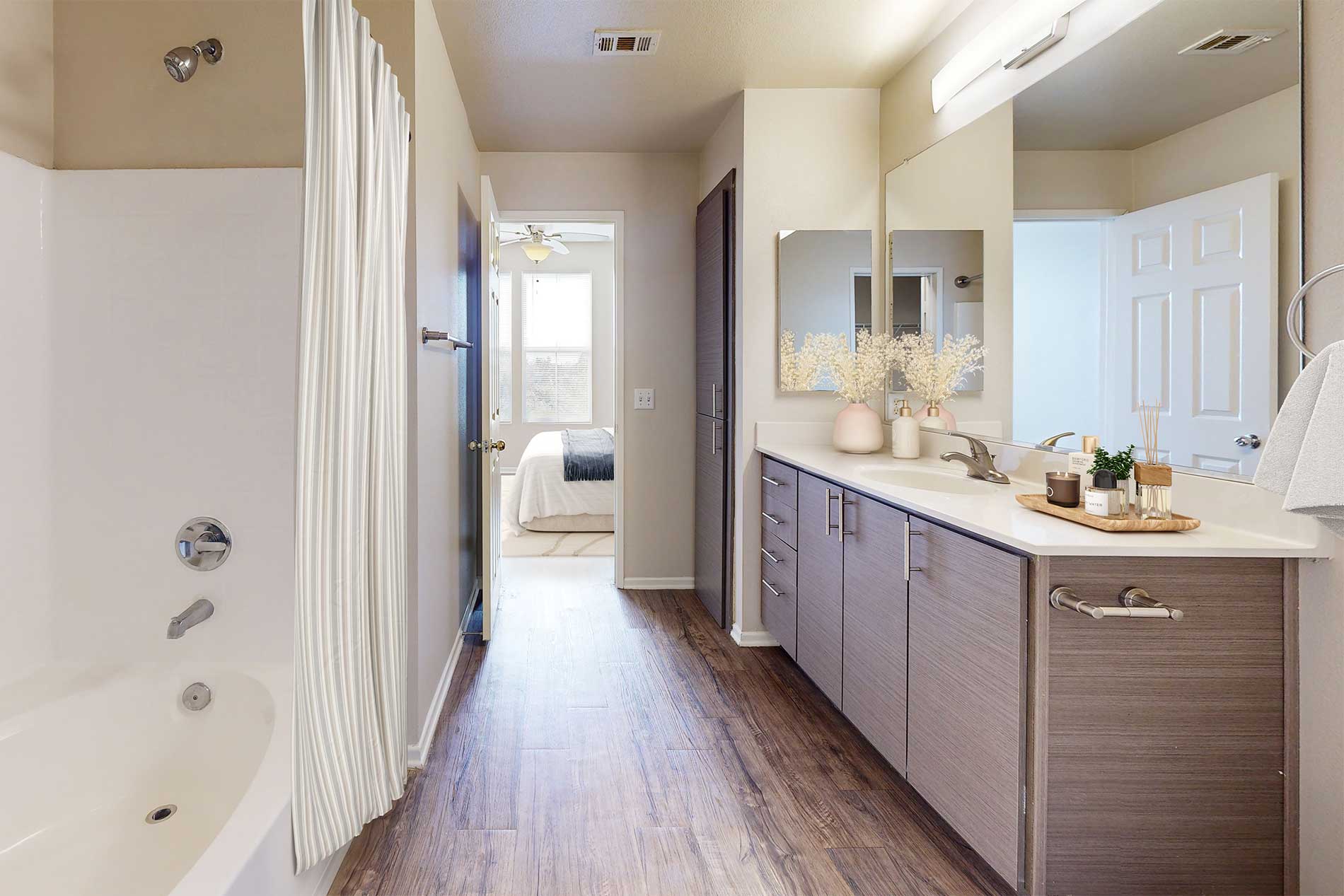 Verano apartment bathroom