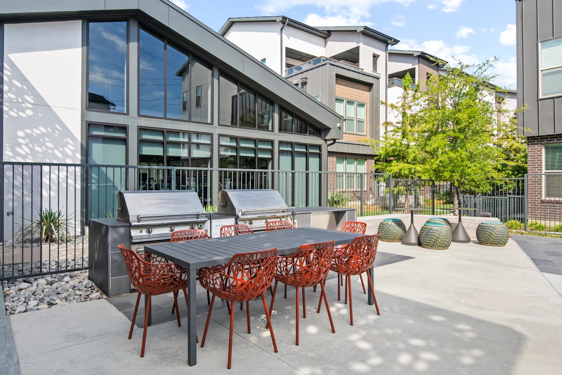 Villas At Fiori grilling area