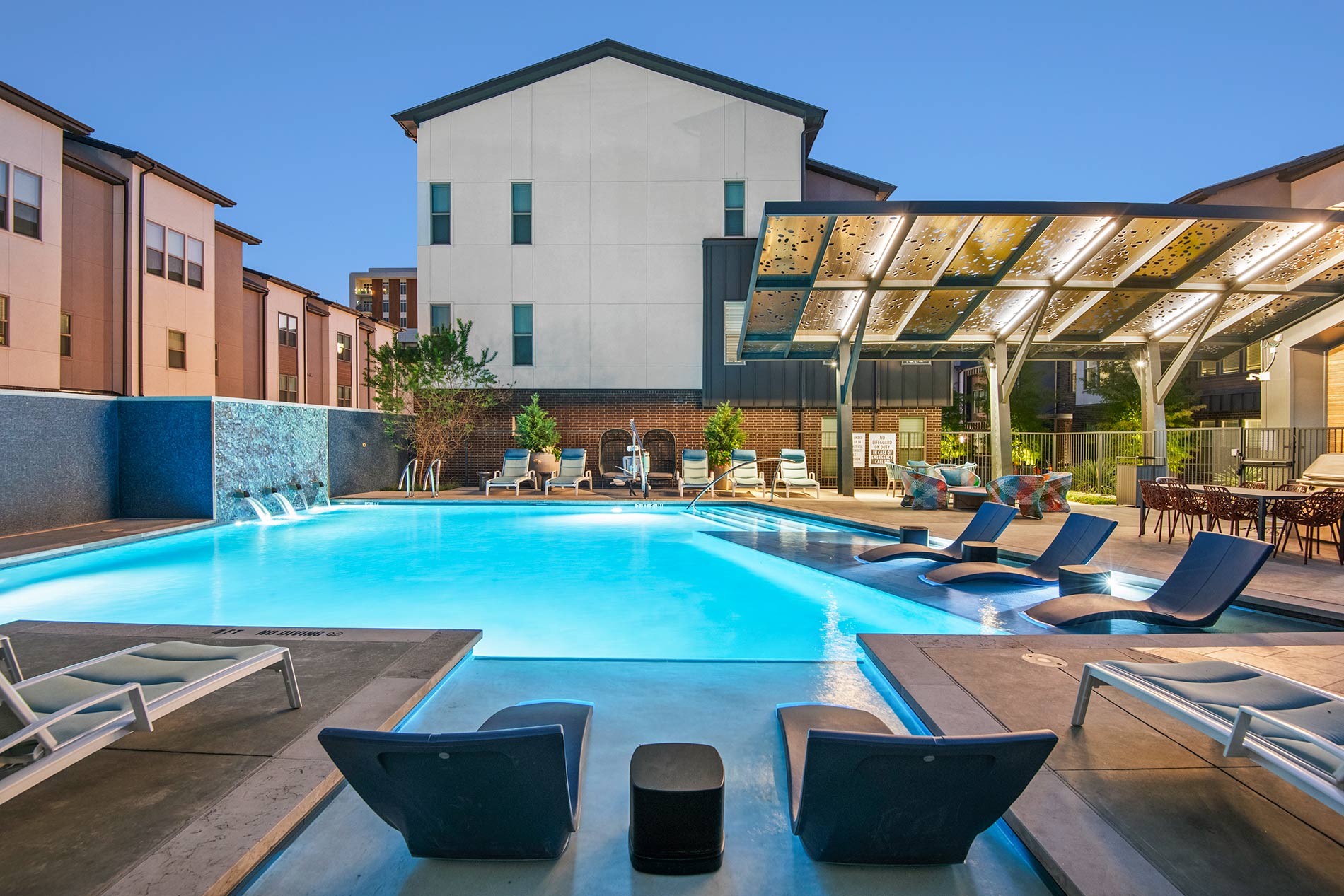 Villas At Fiori pool at sunset