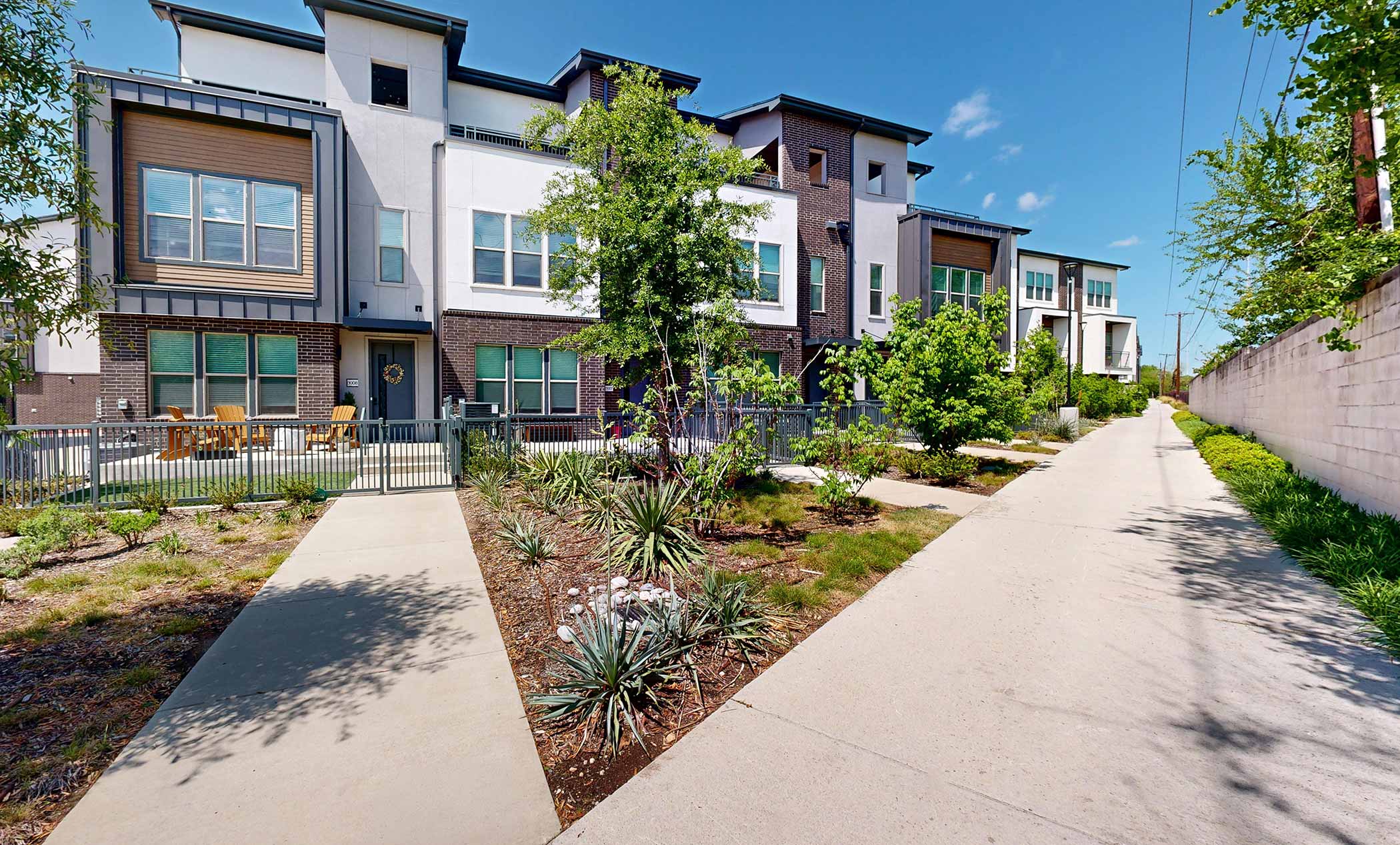 Villas At Fiori walking trail