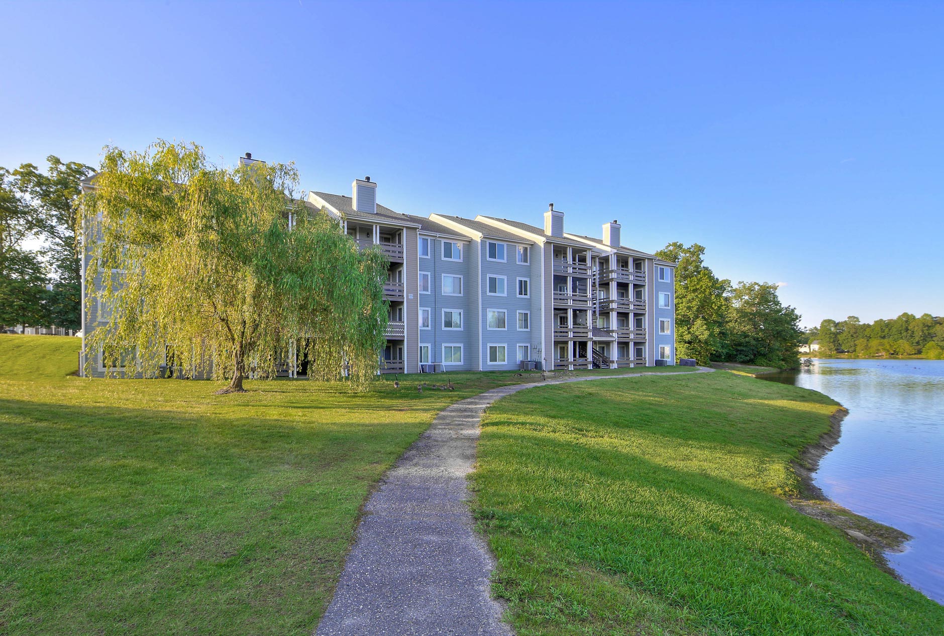 Waterside at Ironbridge Apartments in Chester VA