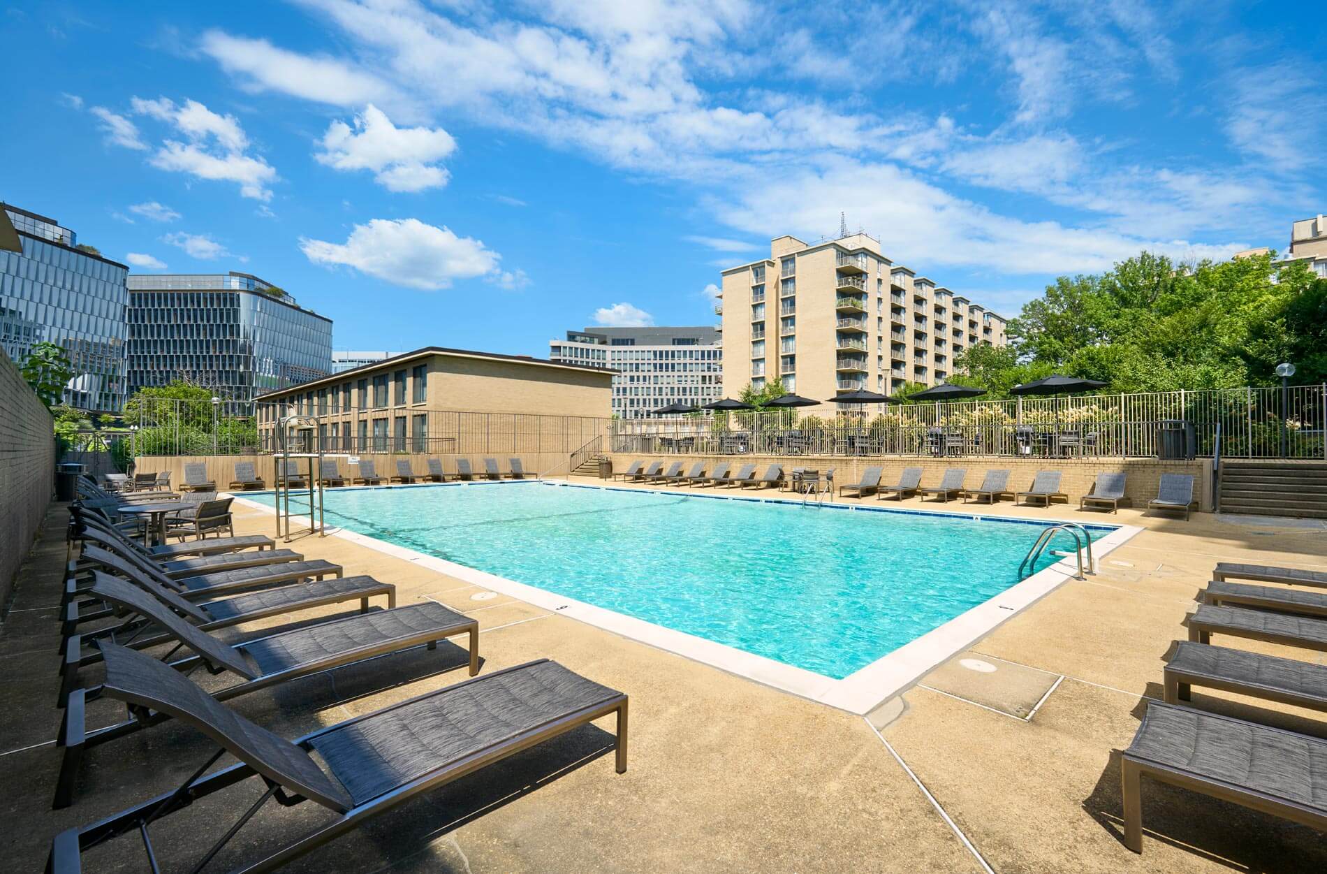 WatersideTowers pool