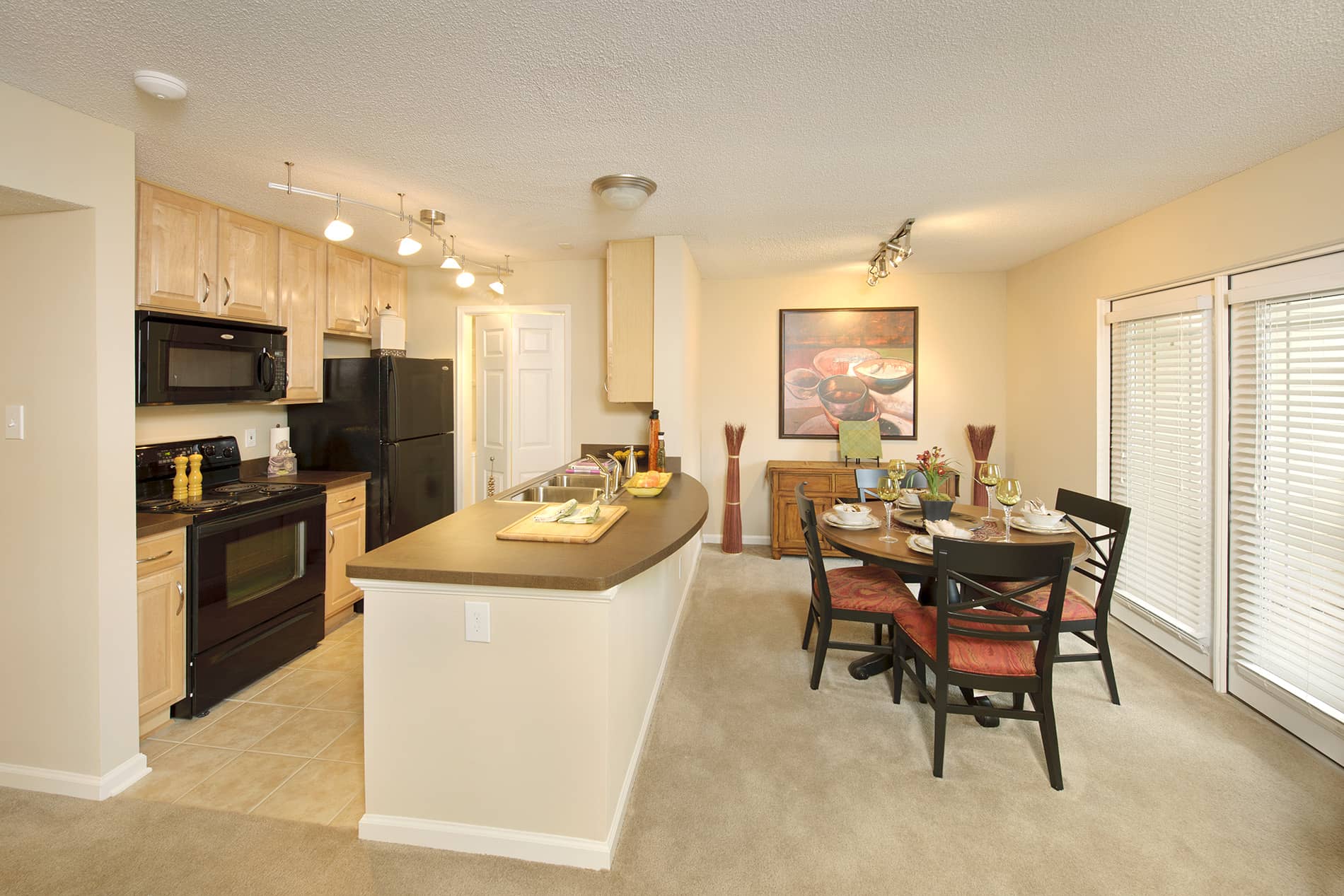 Photos & Tours of Wellington Place at Olde Town Northern Virginia