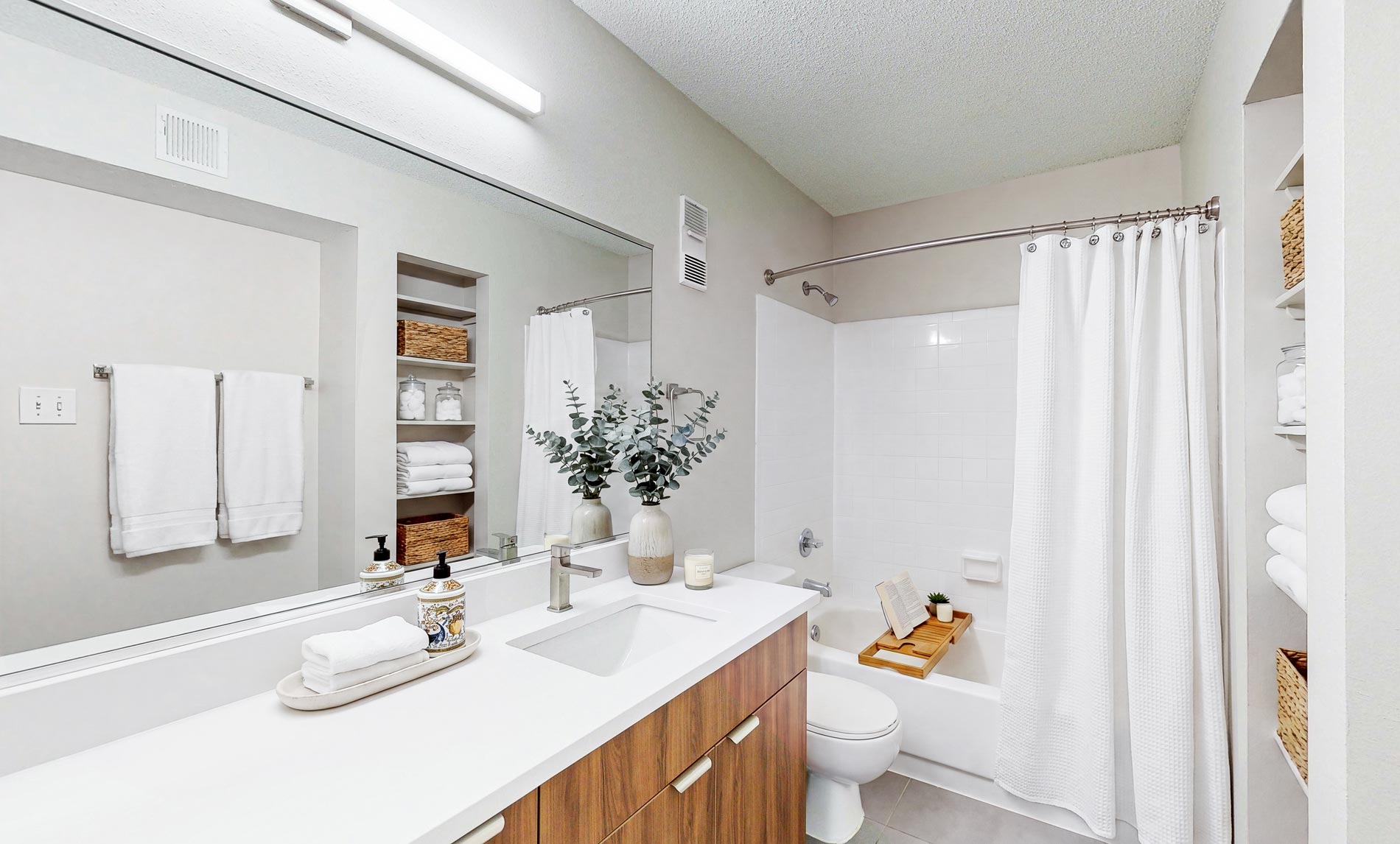 Wellington Place staged bathroom