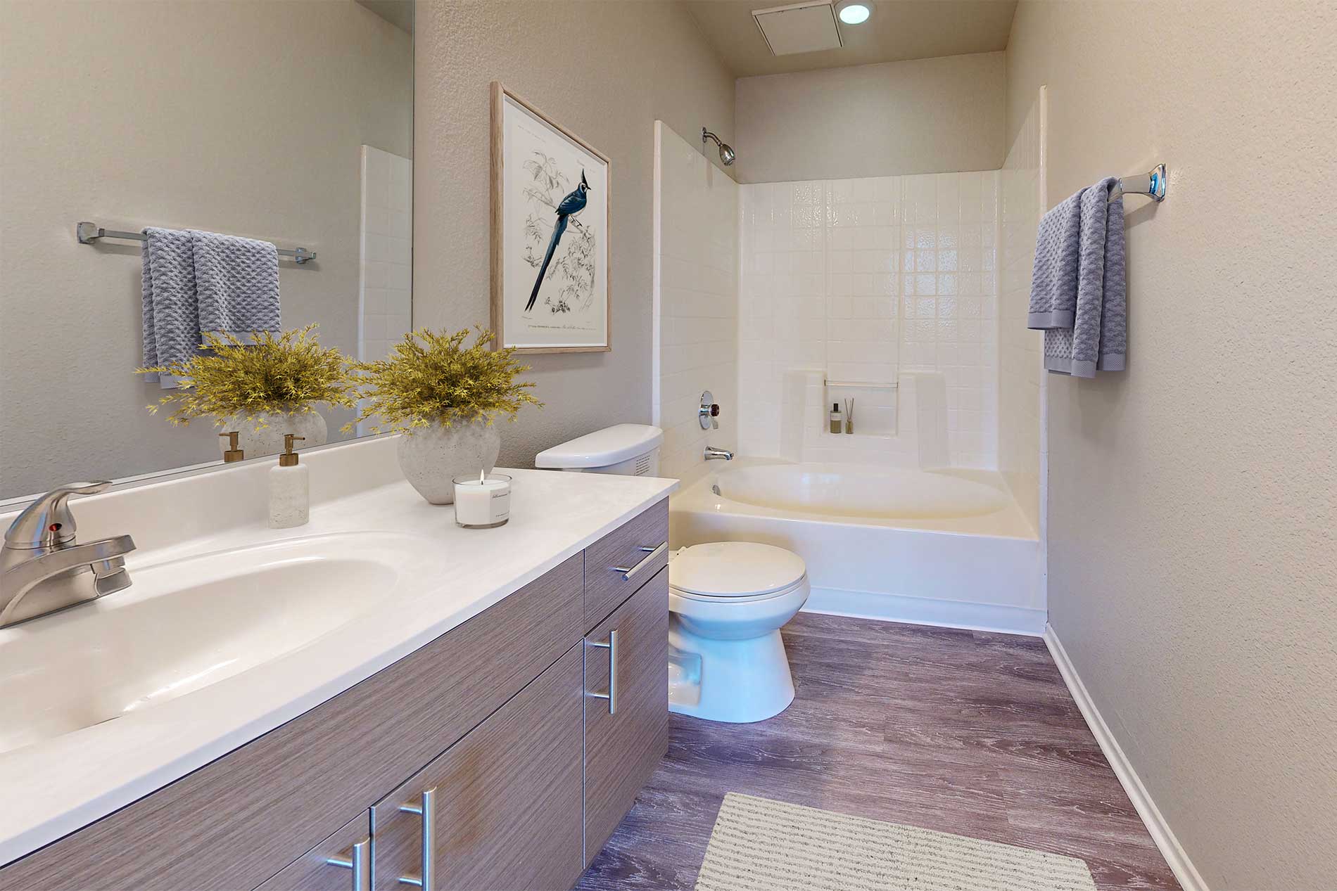 Windemere apartment bathroom