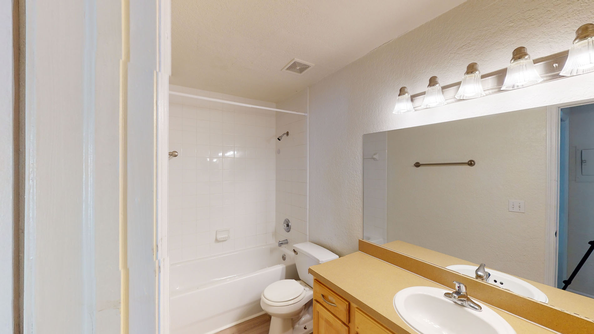 The Breyley Apartments 4 of 5