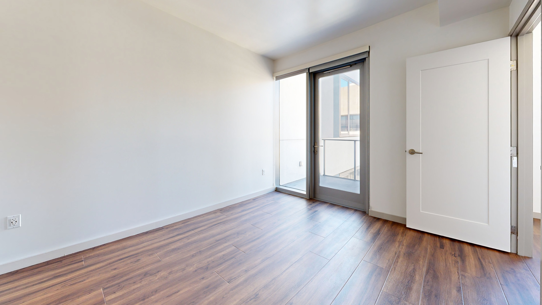 3033 Wilshire 4 of 5