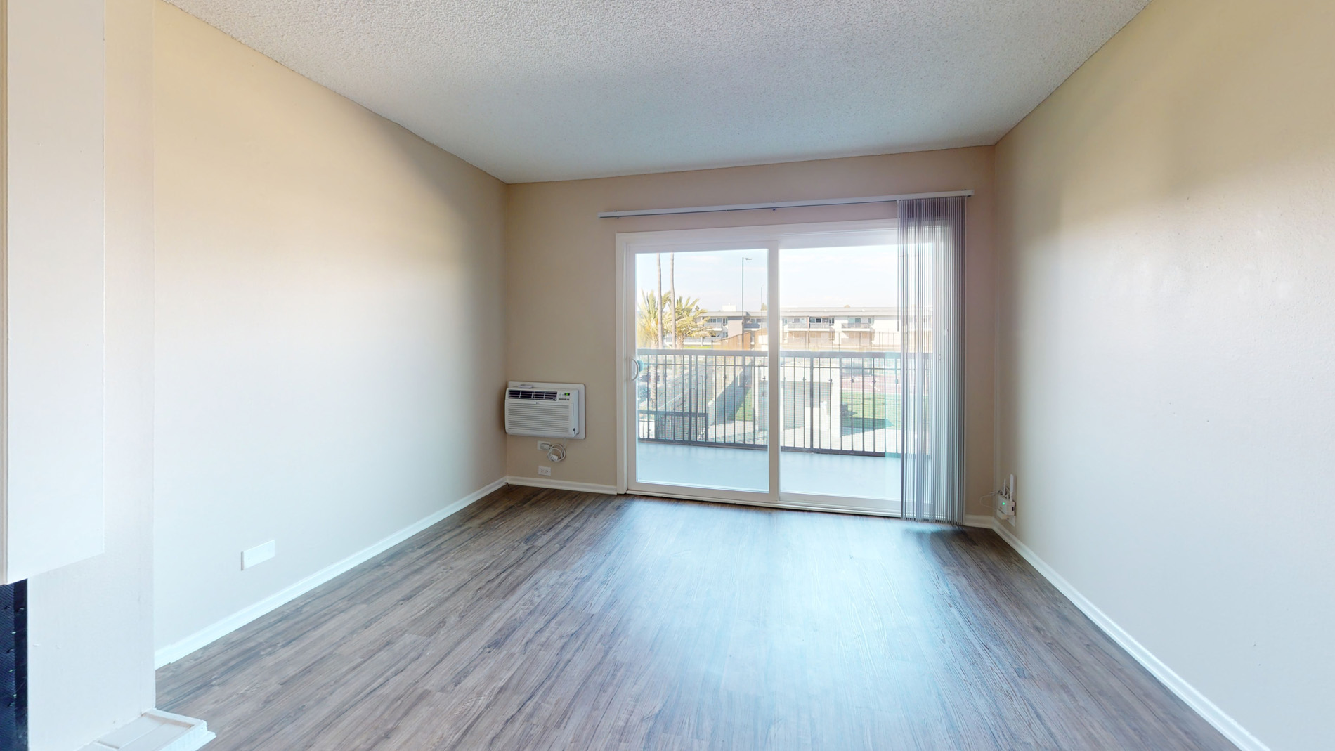 Eight 80 Newport Beach 2 of 5