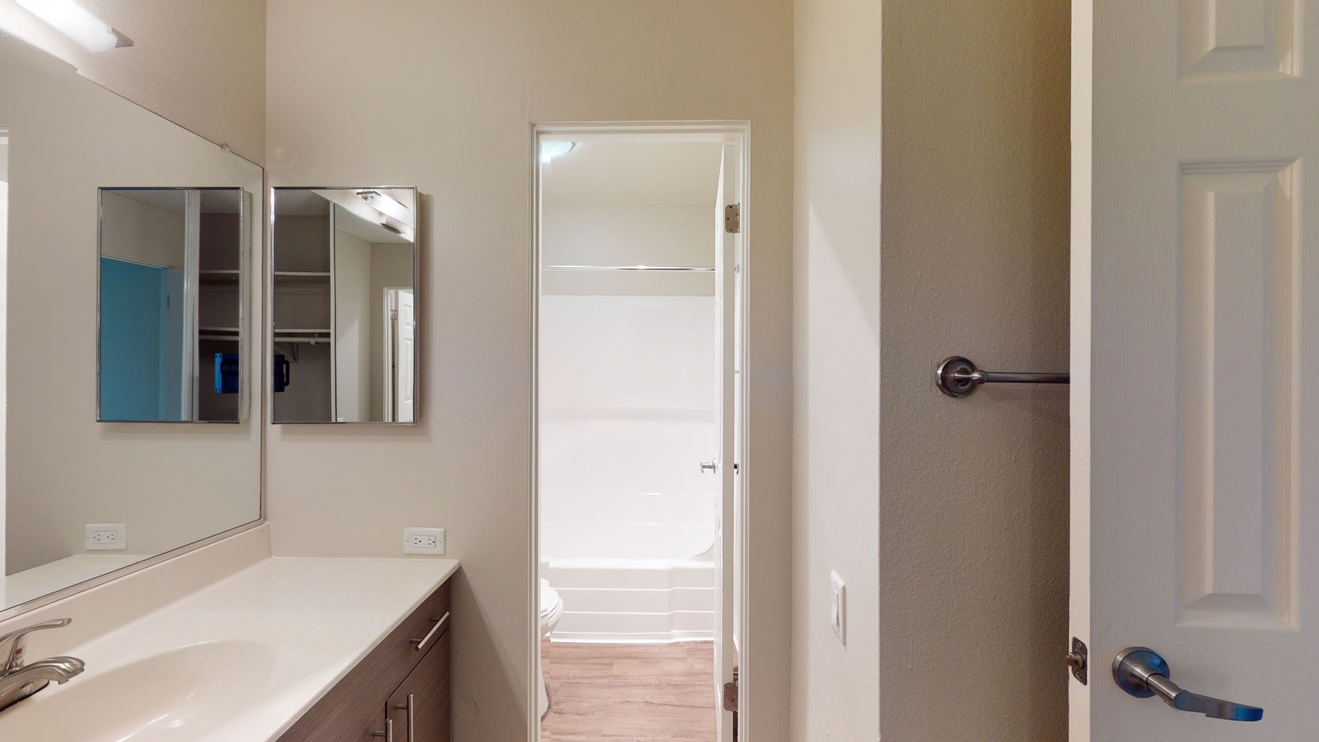 Eight 80 Newport Beach 3 of 4