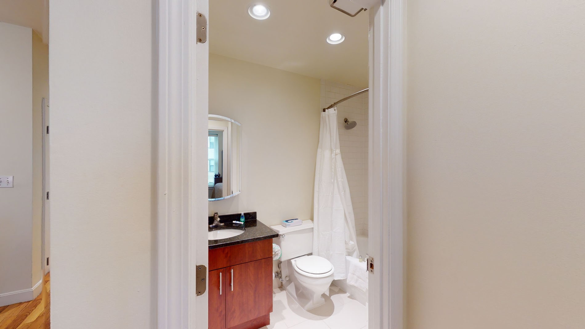 7 Harcourt St, Back Bay