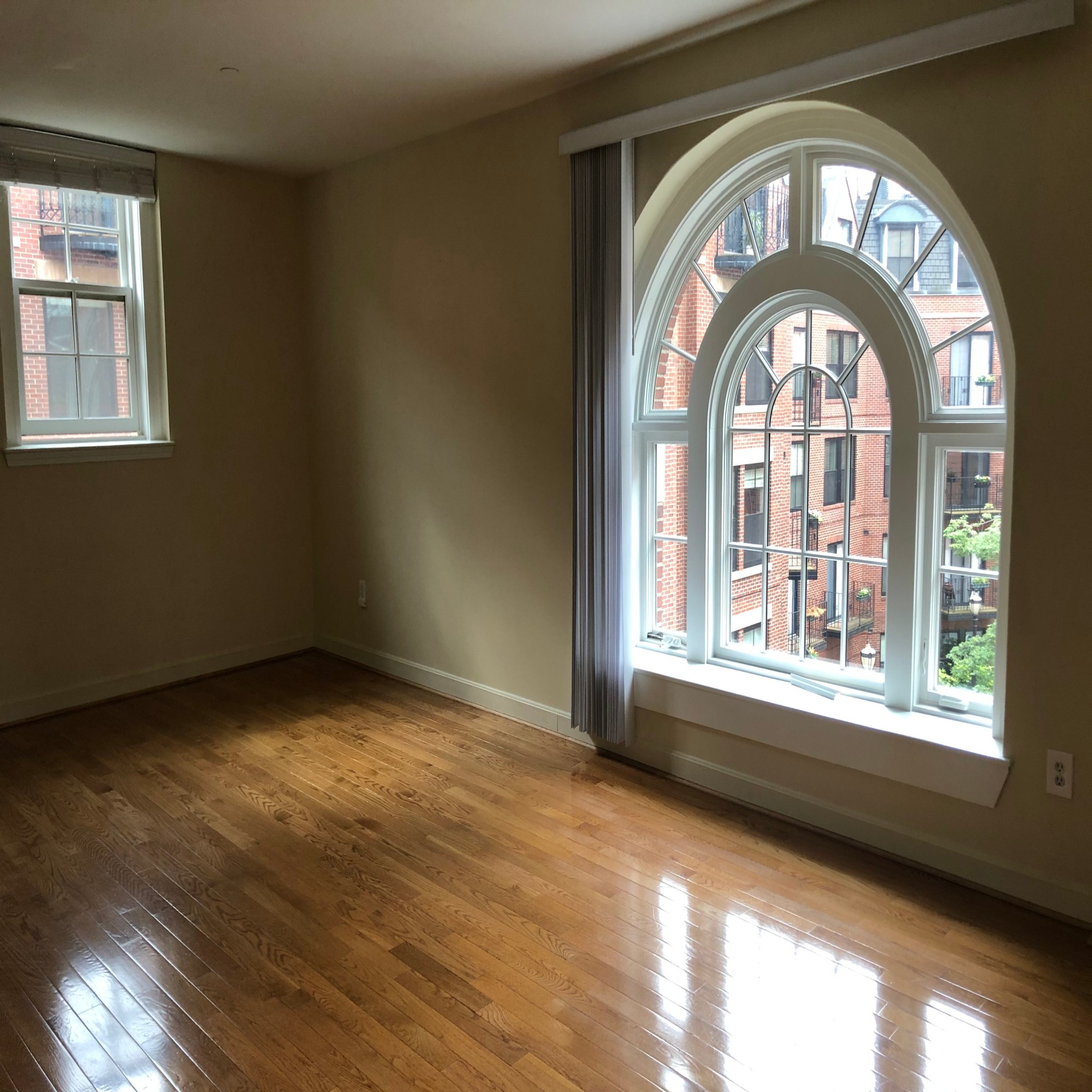 7 Harcourt St, Back Bay