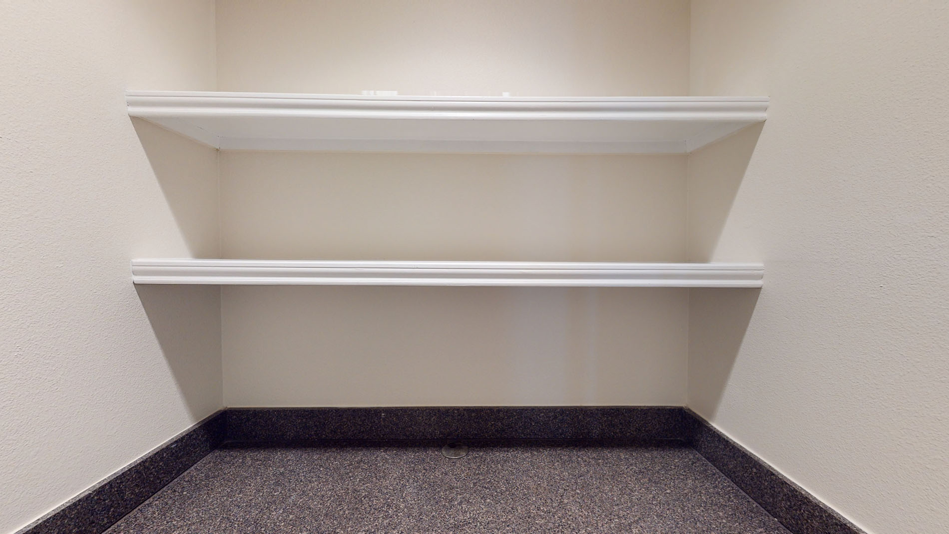 800 West St, Five Corners