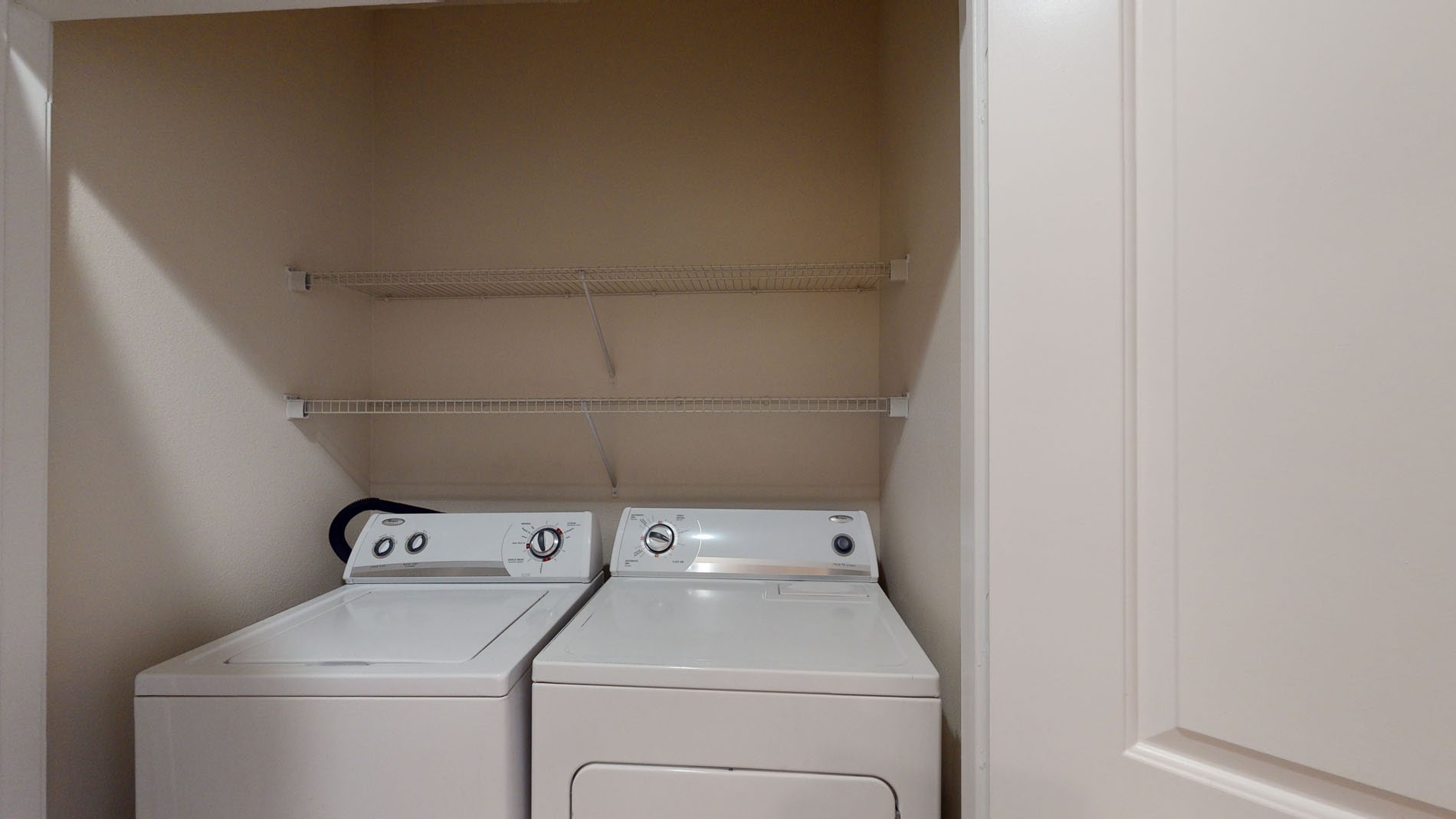 800 West St, Five Corners