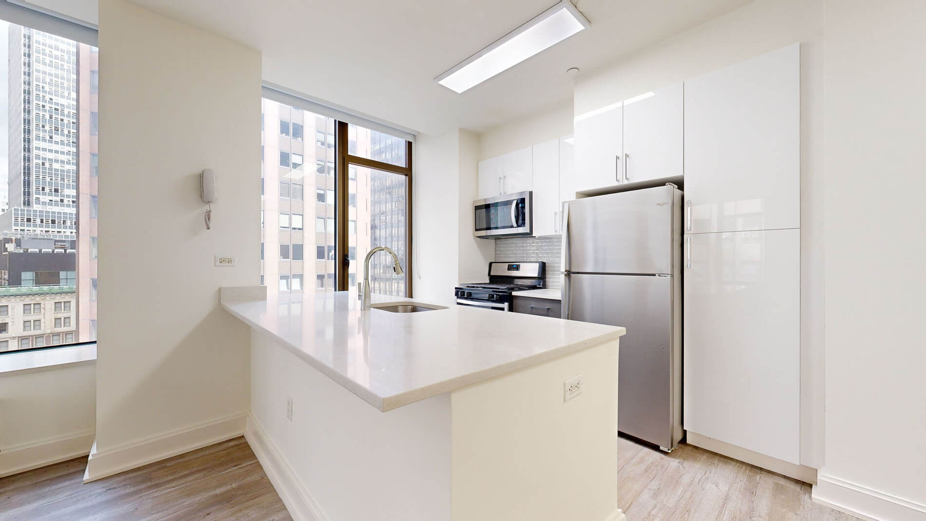 10 Hanover Square 1 of 5