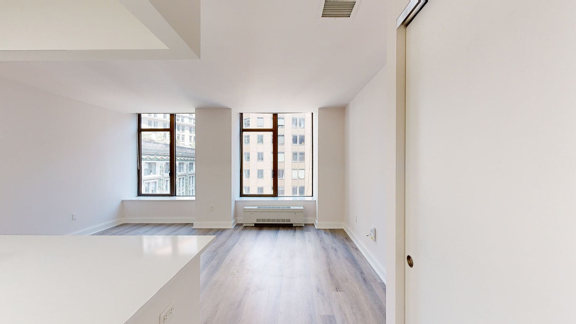 Studio Apartment – 10 Hanover Square #17X, New York, NY 10005