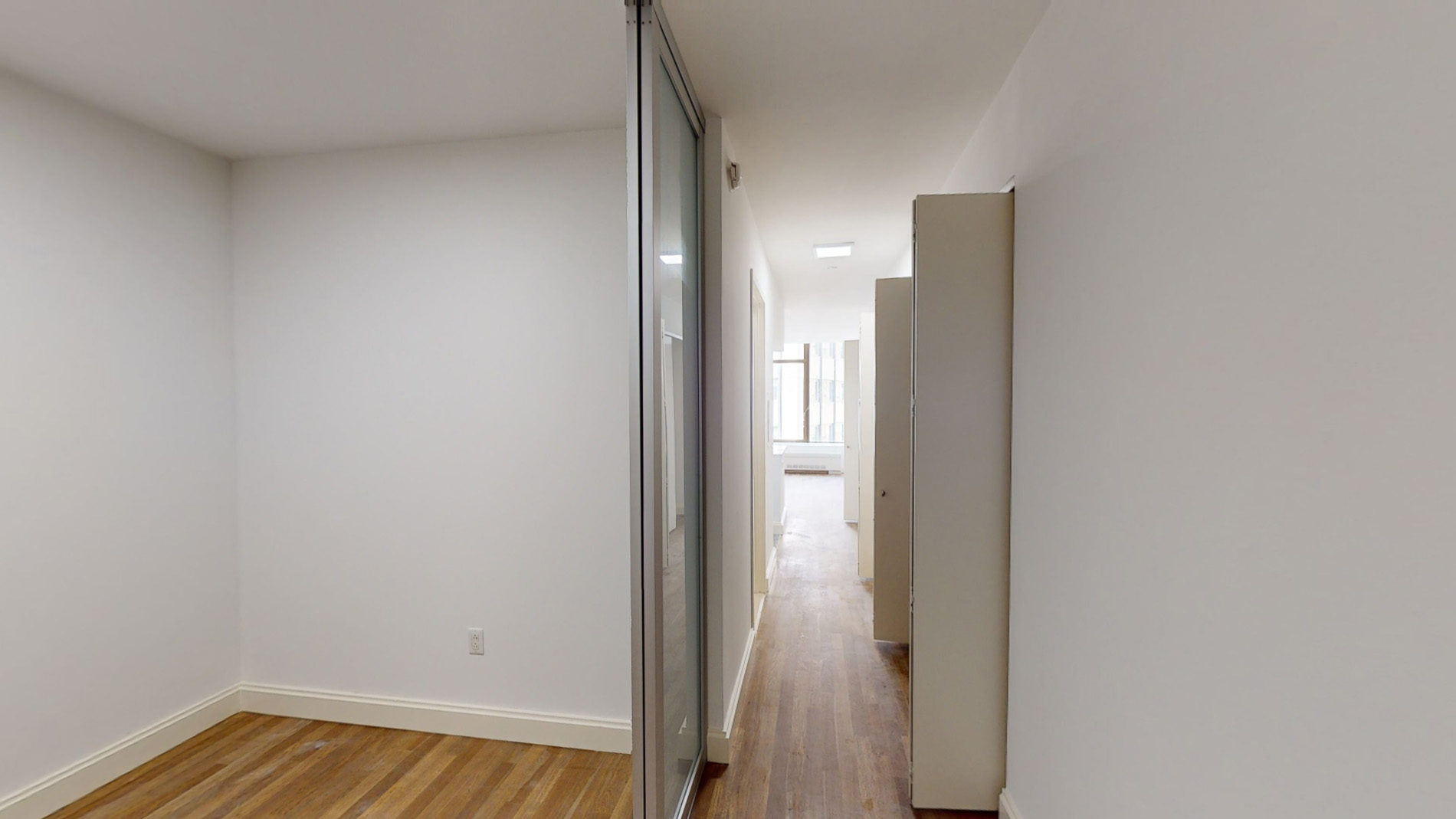 Studio Apartment – 10 Hanover Square #16V, New York, NY 10005