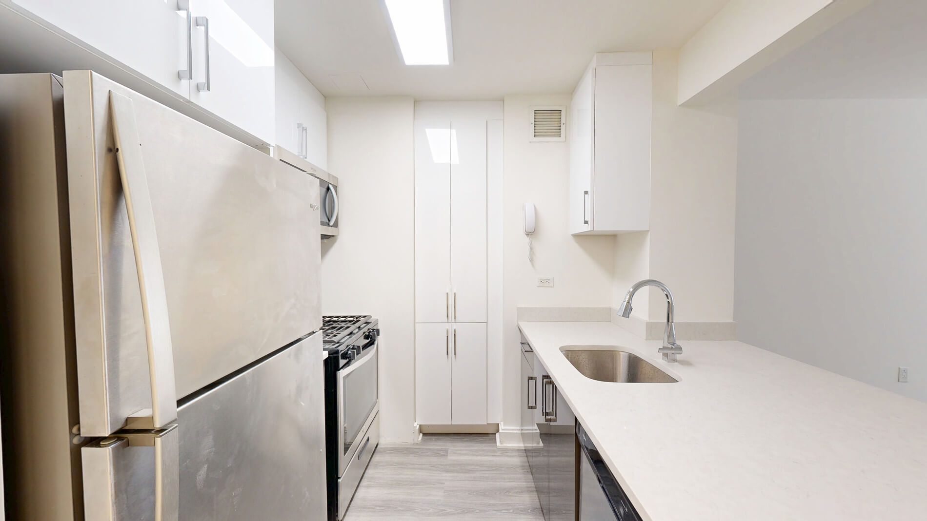 10 Hanover Square 1 of 5