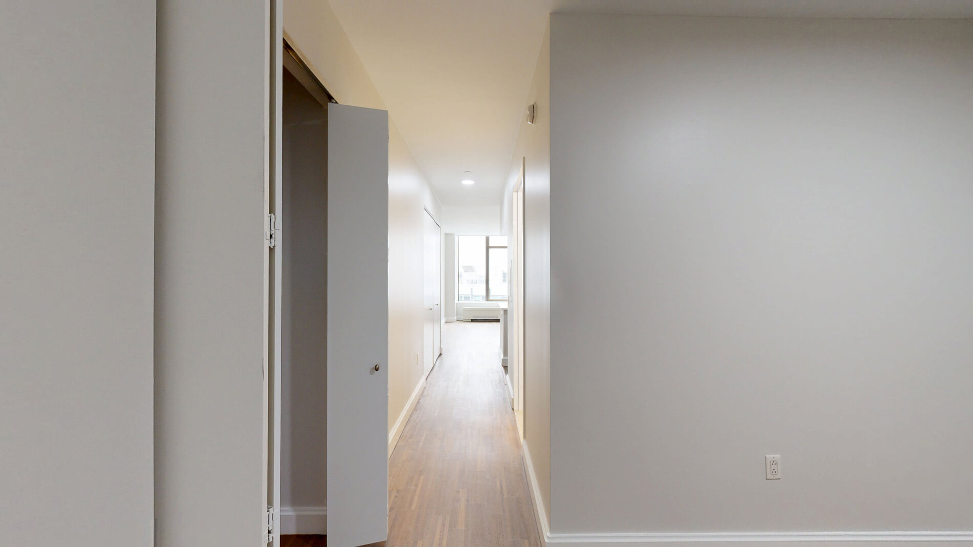 10 Hanover Square 4 of 5