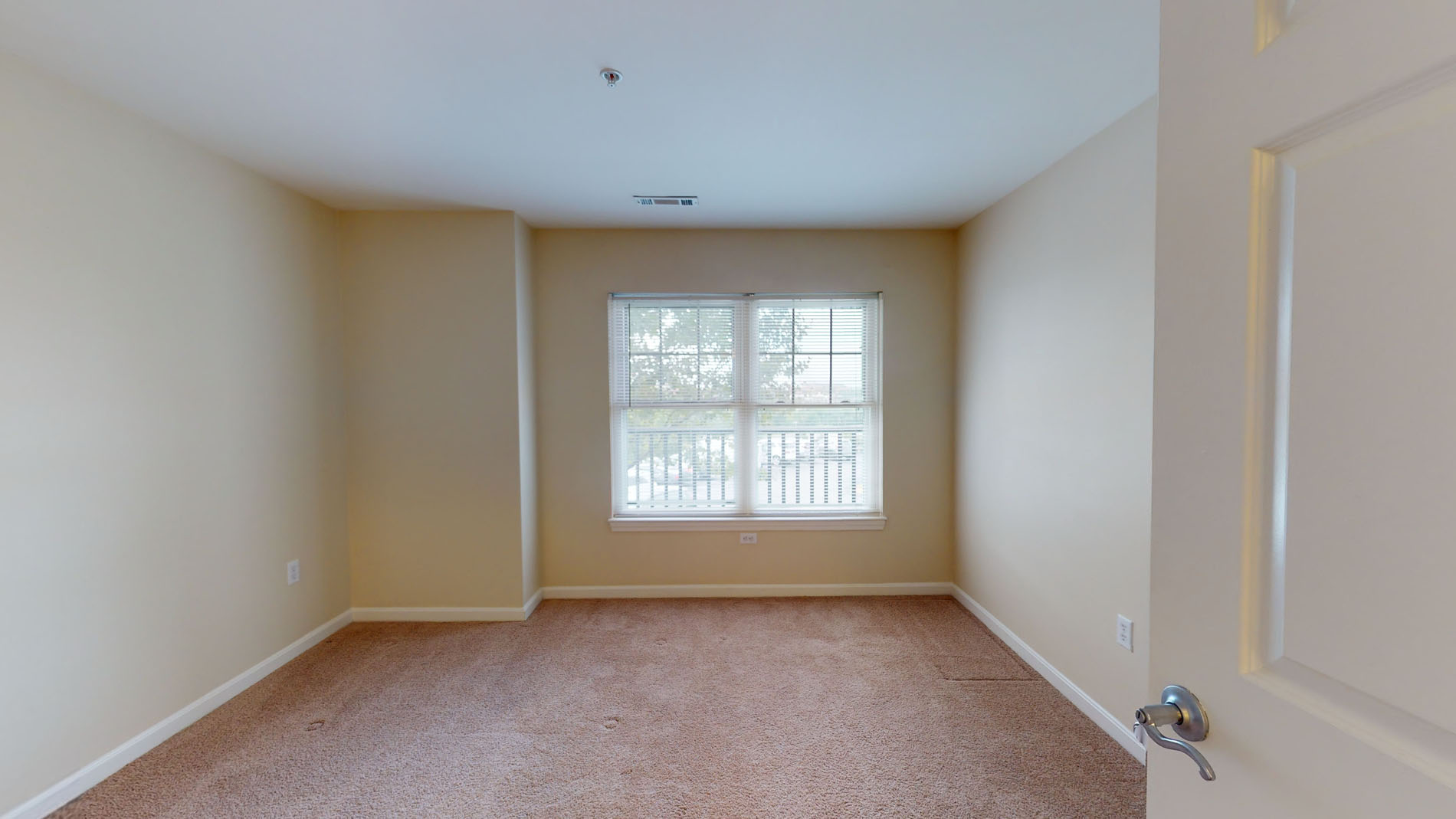 1 Inwood Dr, North Woburn