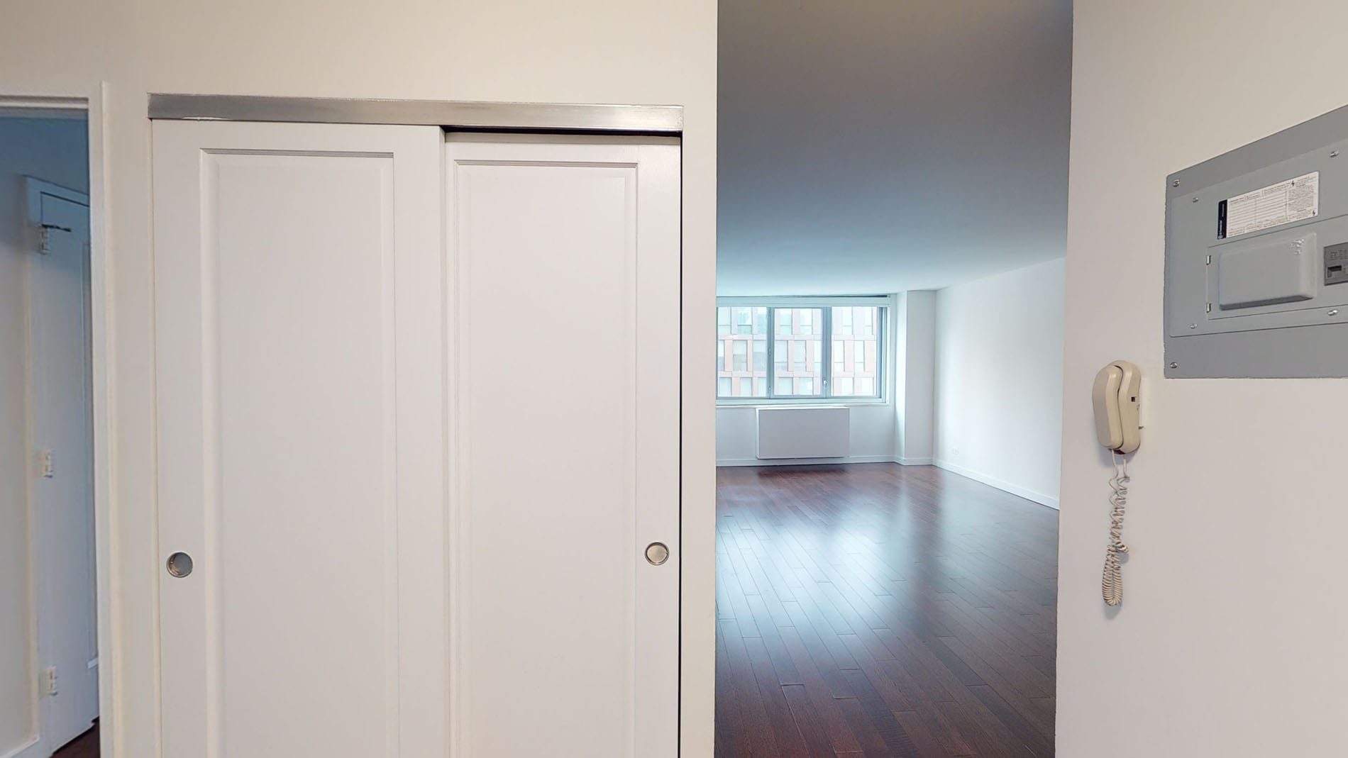 1 Bedroom Apartment – 401 E 34th St #N18F, New York, NY 10016