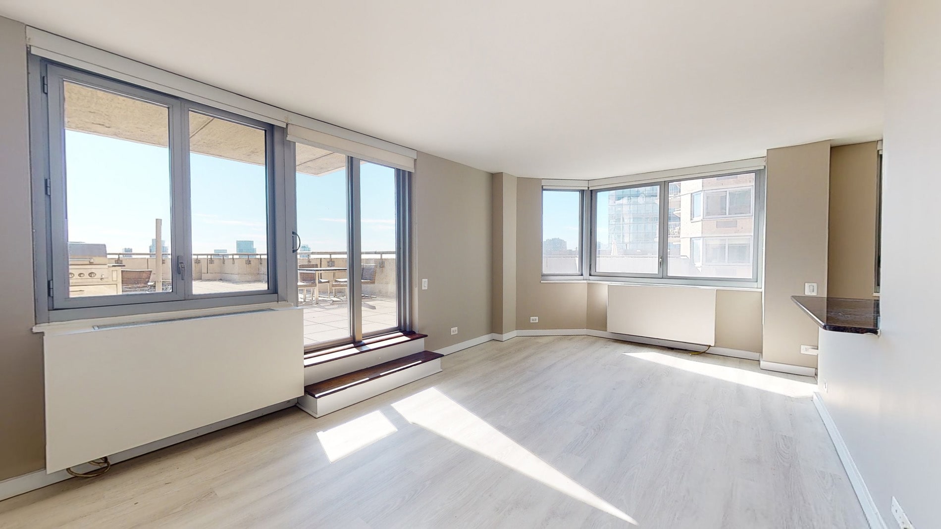 1 Bedroom Apartment – 401 E 34th St #N28F, New York, NY 10016