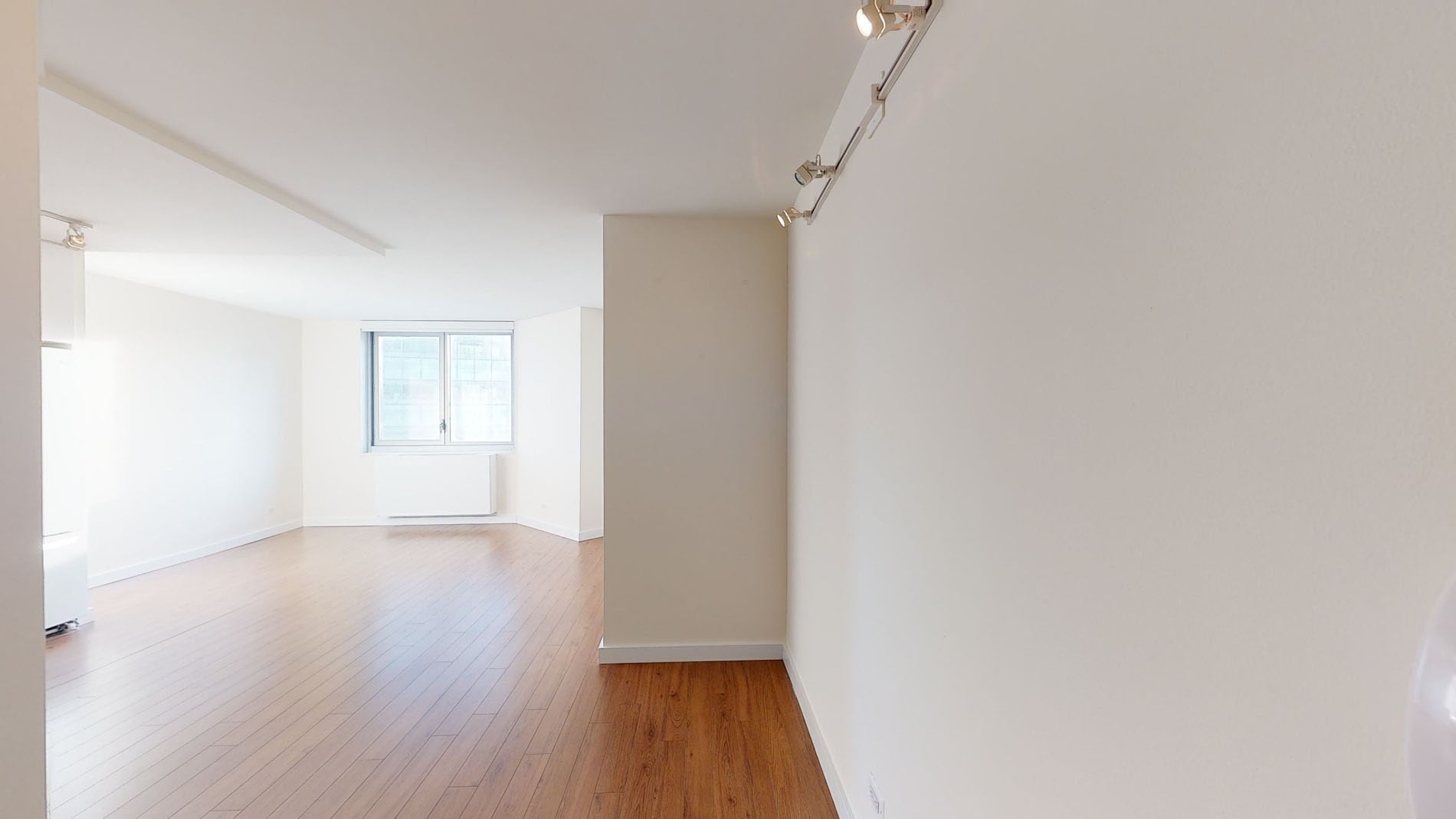 Studio Apartment – 401 E 34th St #S16X, New York, NY 10016