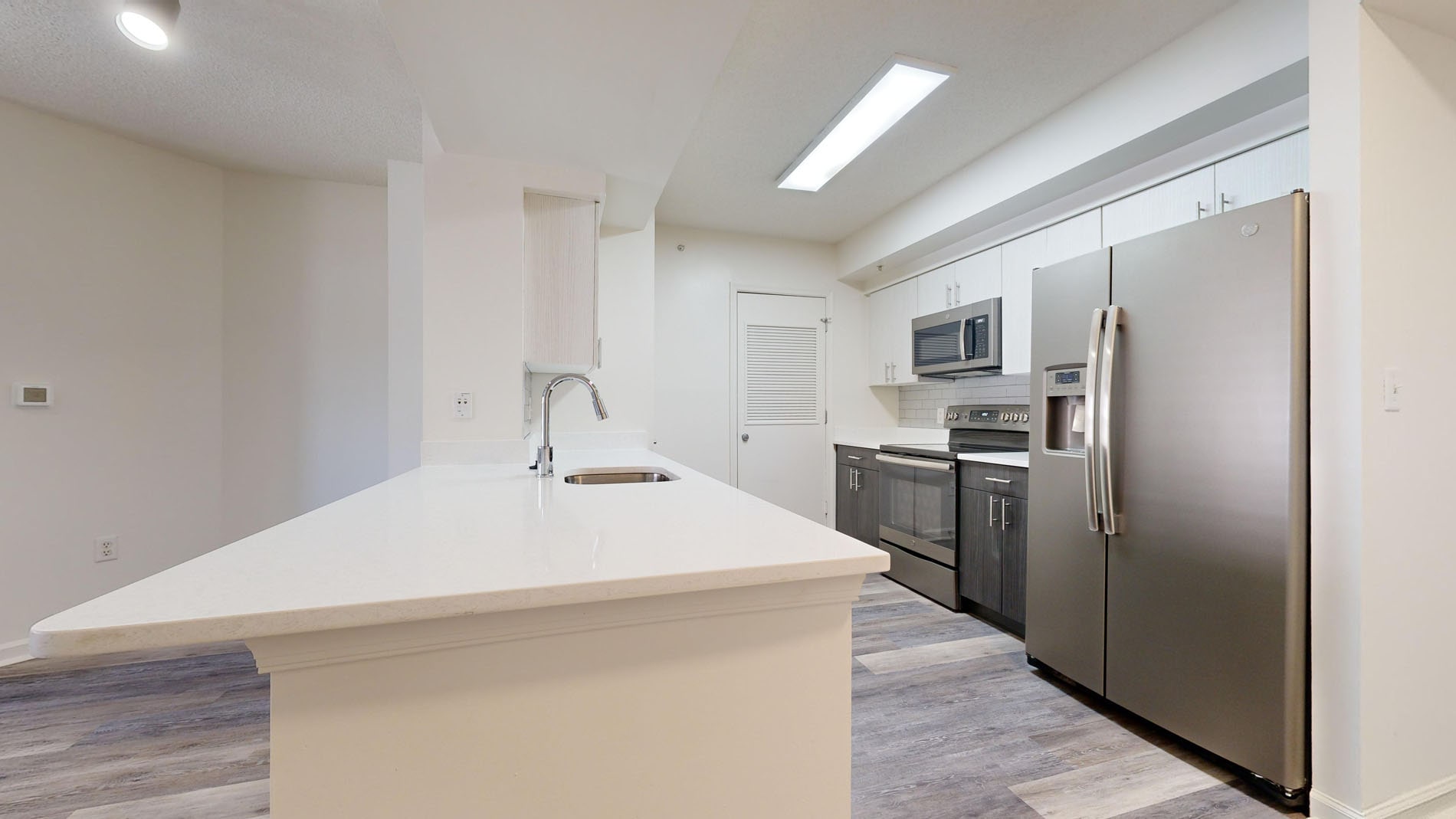 1301 Thomas Circle 1 of 5